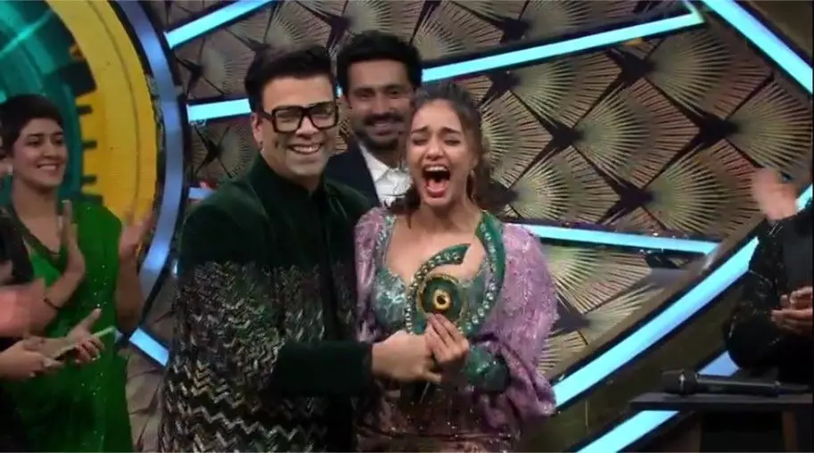 Bigg Boss OTT Winner: दिव्या अग्रवाल ने जीता बिग बॉस ओटीटी के विनर का खिताब, ट्रॉफी के साथ जीते इतने लाख रुपये