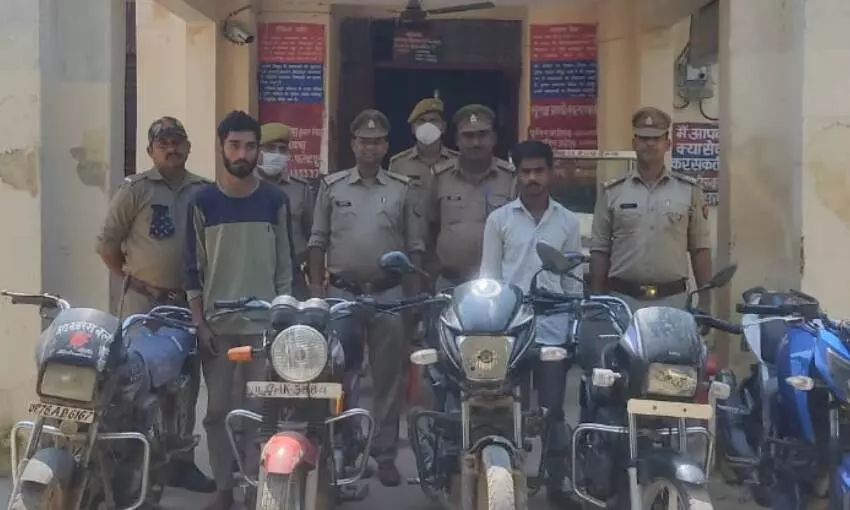 चोरी की बाईकों के साथ दो शातिर पुलिस के हत्थे चढ़े