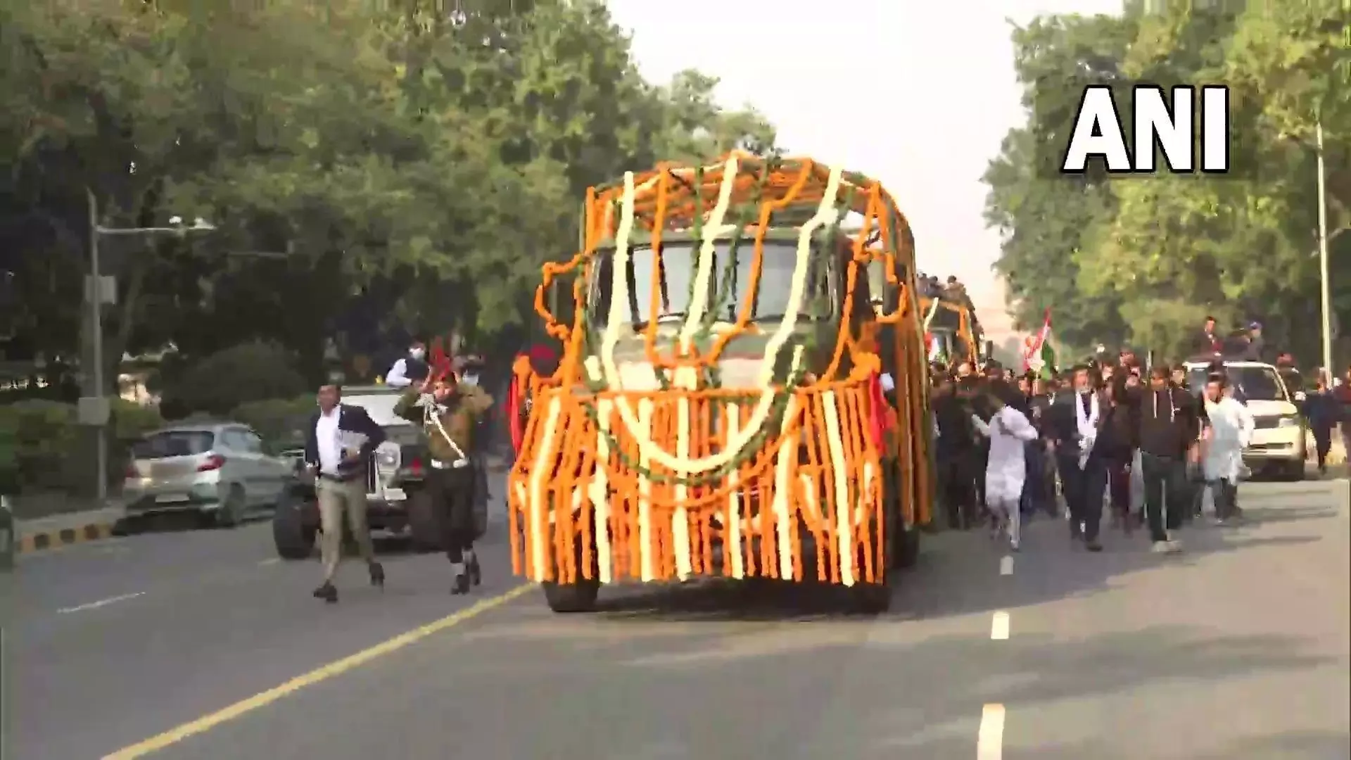 सीडीएस बिपिन रावत के बरार स्क्वेयर पर दी जाएगी 17 तोपों की सलामी, 5 बजे होगा दाह संस्कार