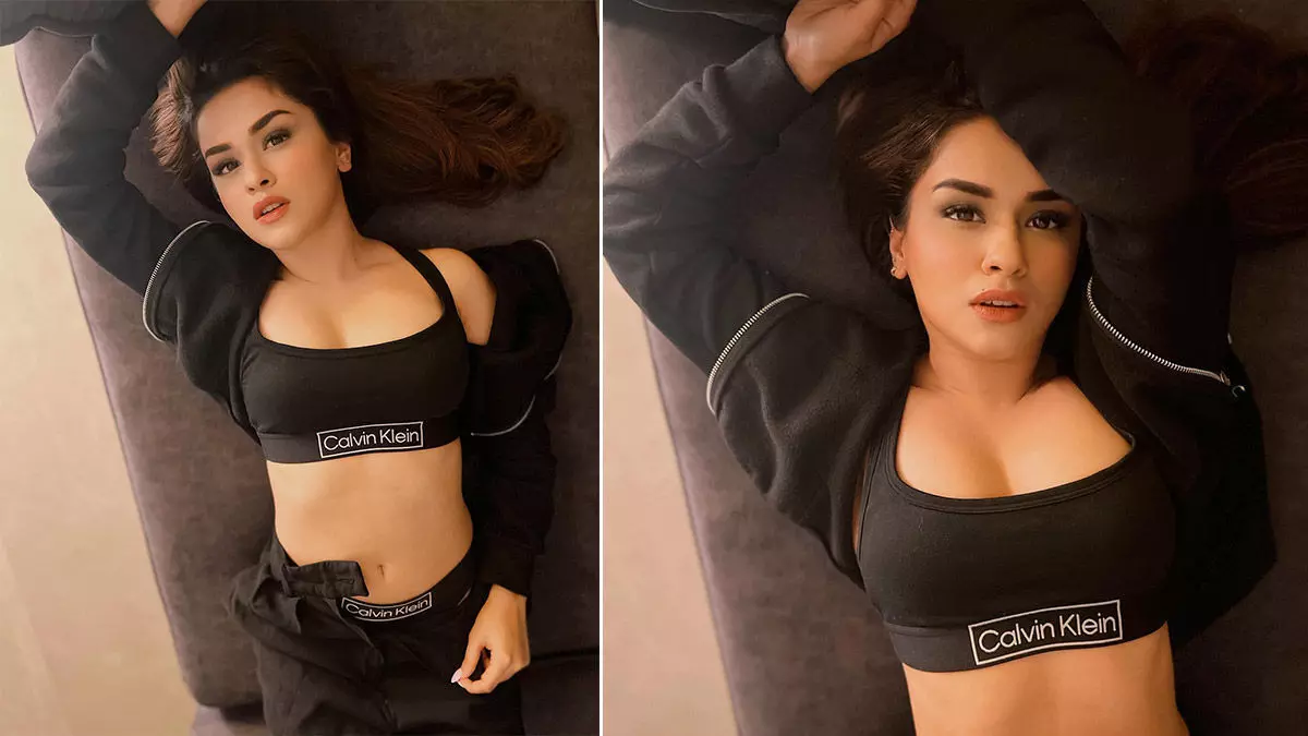 Avneet Kaur Sexy Video: एक्ट्रेस Avneet Kaur ने सेक्सी Photos से इंस्टाग्राम पर मचाई सनसनी, Sexy Video देखकर मचला फैंस के दिल