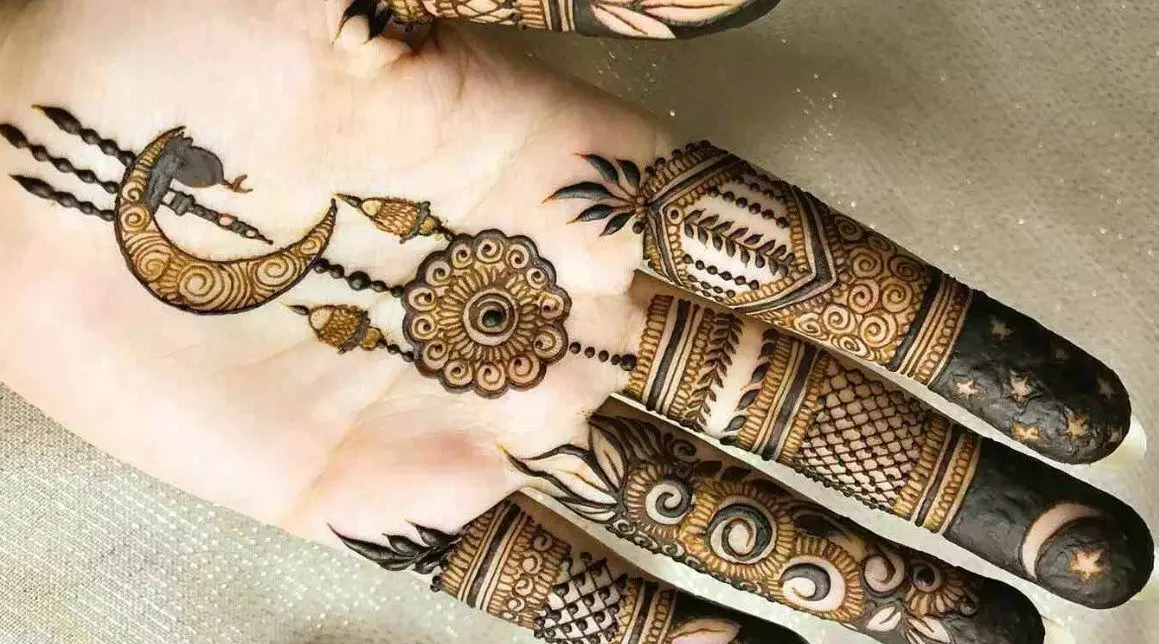 Eid al-Adha Mehendi Design: ईद-उल-अजहा के खास अवसर पर अपने हाथो को सजाएं इन खुबसूरत मेहंदी डिजाईन से, यहां देखें विडियो