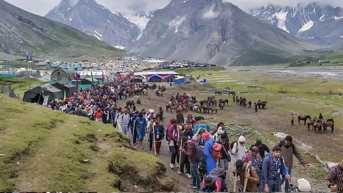 Amarnath Yatra 2022: अमरनाथ में गुफा मंदिर के पास भारी बारिश के बाद आई बाढ़, 4,000 तीर्थयात्री किए गए रेस्क्यू