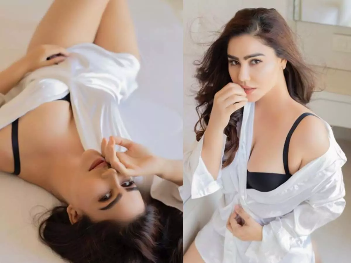 Kangna SharmaSexy Video Photos: Kangna Sharma ने फिर लगाया बोल्डनेस का तड़का, सोशल मीडिया पर शेयर किया बेहद Sexy वीडियो