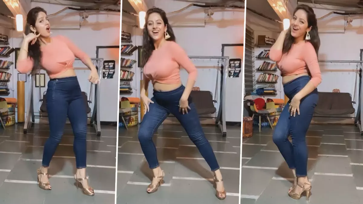 Deepika Singh Sexy Video Photos: एक्ट्रेस Deepika Singh ने ट्रेडिशनल अवतार में किया सेक्सी डांस, Video देखकर छूट जाएंगे पसीने