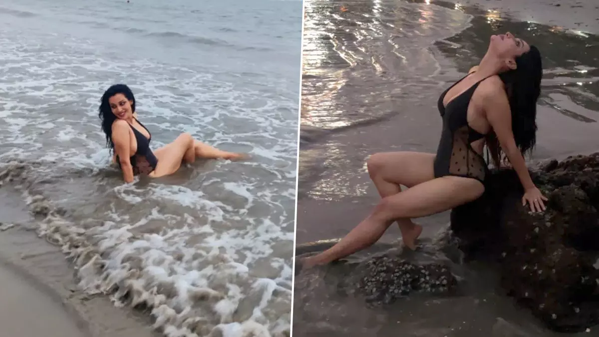 Flora Saini Sexy Video Photo: Gandii Baat सीरीज की बोल्ड एक्ट्रेस Flora Saini की लेटेस्ट तस्वीरों ने मचाया कोहराम