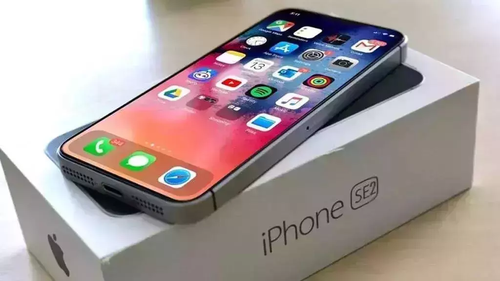 I phone का यह स्मार्टफोन सिर्फ 12 हजार देकर घर लाएं जानें आफर.....