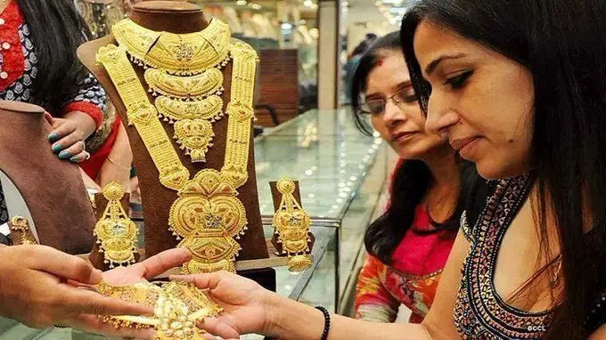 Gold Price Today: शादी के सीजन में सोने-चांदी की कीमत में आई तेजी, जान‍िए आज का लेटेस्‍ट रेट