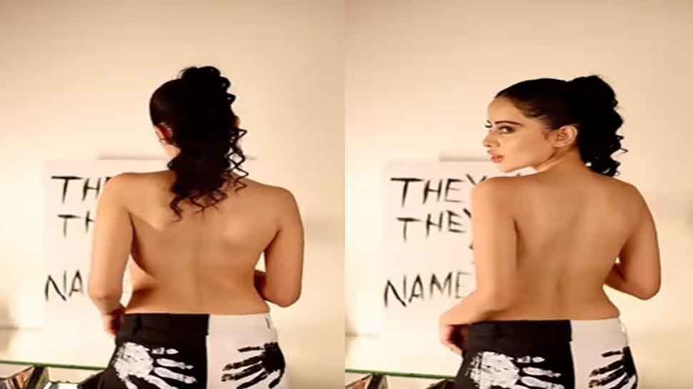 Urfi Javed Goes Topless And Flaunts Her Unusual Black And White Pants Users Ask Isko Thand