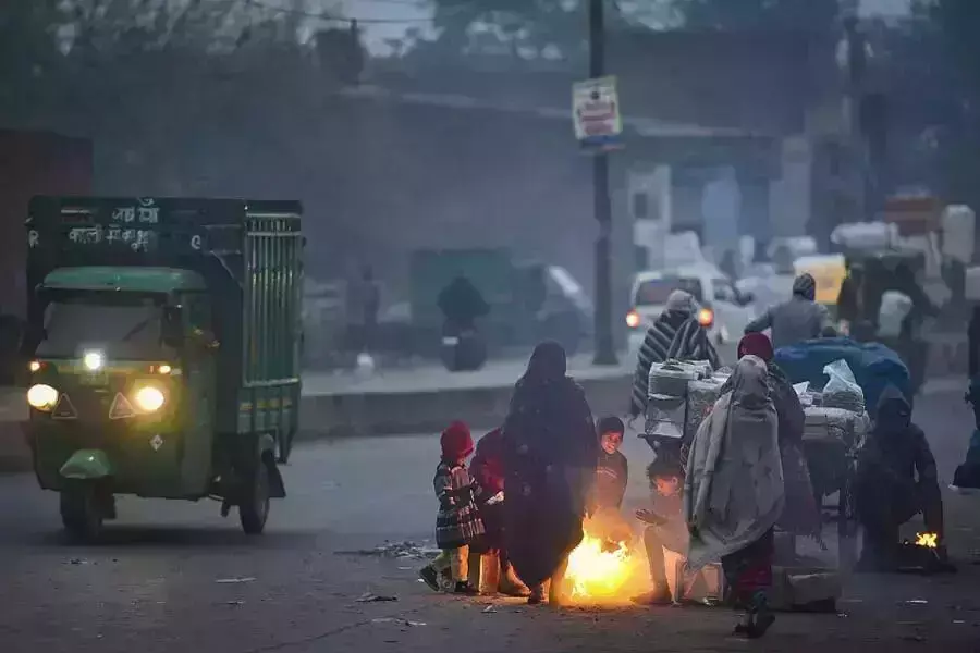 Aaj ka mausam: उत्तर प्रदेश से लेकर दिल्ली तक कोहरे का कहर है जारी,मौसम विभाग ने जारी किया ऑरेंज अलर्ट