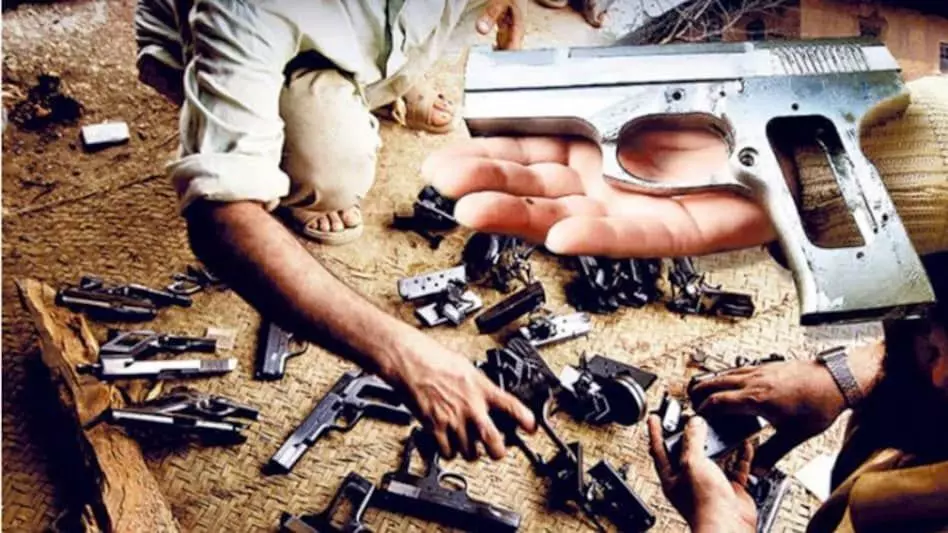 कुशीनगर में अवैध हथियार बनाने वाले कारखाने का हुआ पर्दाफाश
