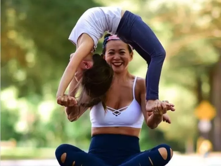 International Yoga Day: यह 4 साल की बच्ची योगा में है सब की मां,अजीबोगरीब मुद्राएं देख कर हैरान हो जाएंगे आप भी