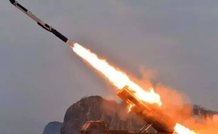 अमेरिकी पनडुब्बी के दक्षिण कोरिया में घुसने के बाद उत्तर कोरिया ने पूर्वी समुद्र में दागीं दो मिसाइलें