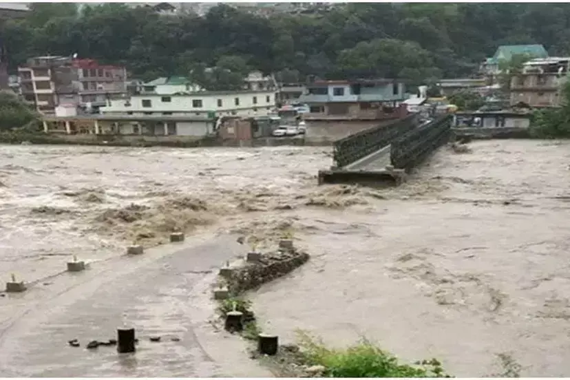 Flood and heavy rains wreak havoc in Himachal Pradesh, disaster declared in the state