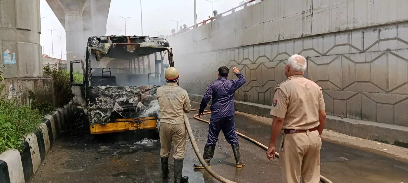 गाजियाबाद में नोनिहालों की स्कूल बसो में सुरक्षा भगवान भरोसे, रयान स्कूल की बस में आग की घटना से अभिभावको में दहशत