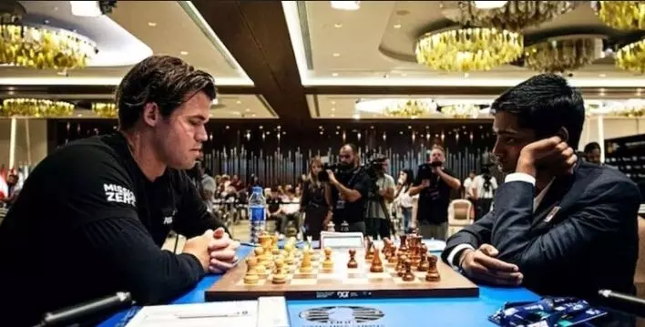 शतरंज विश्व कप 2023: कार्लसन ने प्रगनानंद को हराकर जीता शतरंज विश्व कप