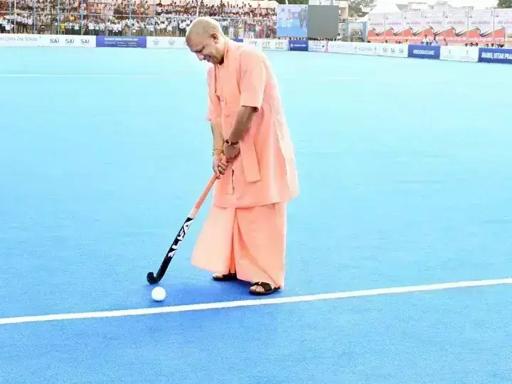 Former CM taunts CM Yogi video playing hockey