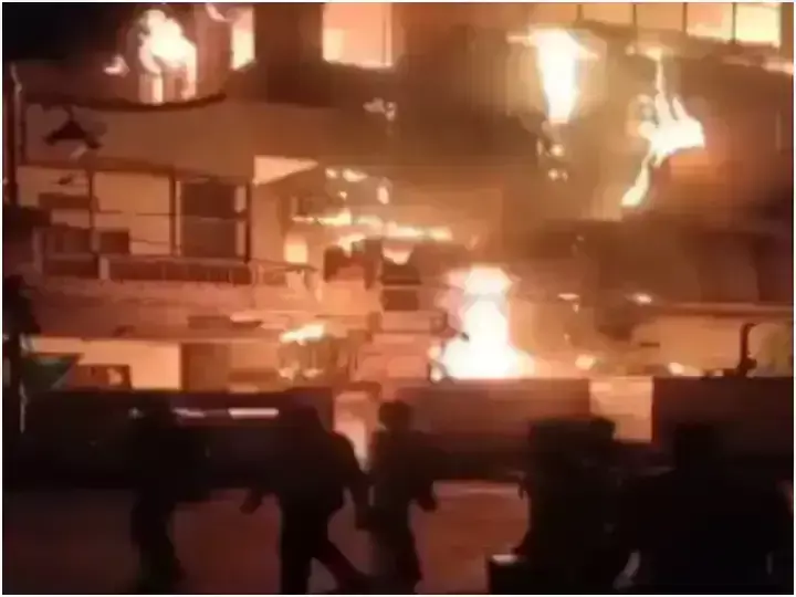 A massive fire suddenly broke out in a three star hotel in Varanasi