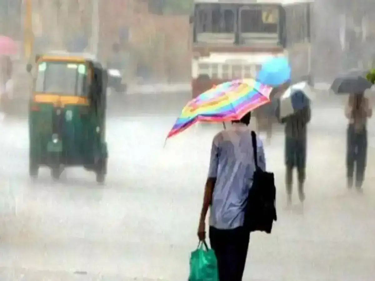 Know the chances of rain in these areas in UP for the next four days Updates