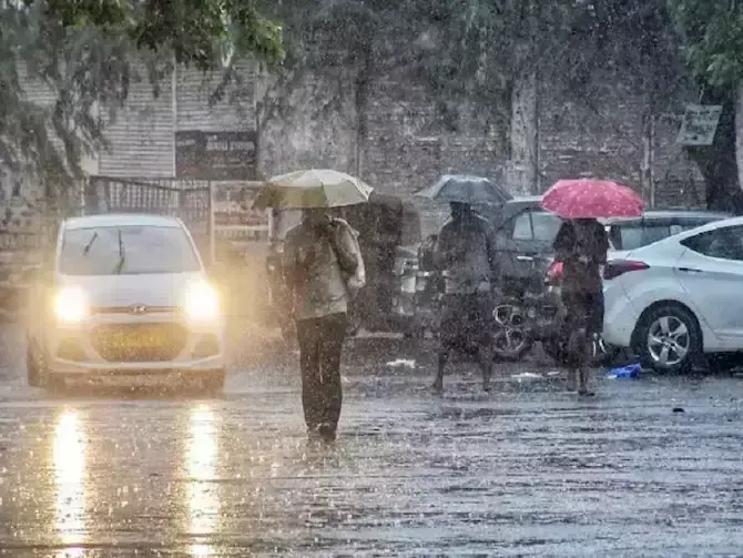 Chances of rain in many districts including Lucknow, know the weather condition