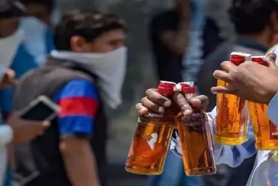 Action is being taken against those who buy cheap liquor from Delhi and enter Noida, know the full news