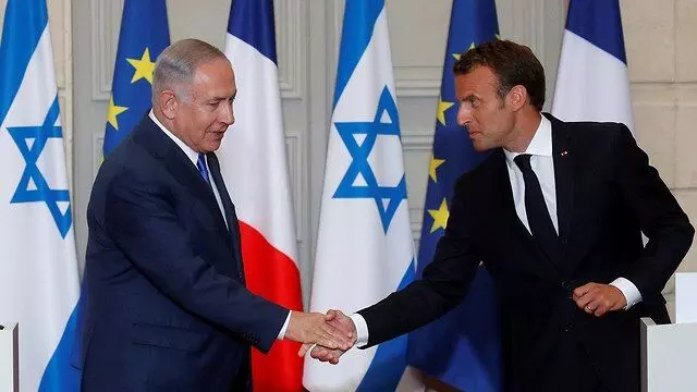 Israel-Hamas war : इजराइल पहुंचे फ्रांसीसी राष्ट्रपति मैक्रों, नेतन्याहू से मिलेंगे: 24 घंटे में 436 फिलिस्तीनियों की मौत