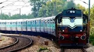 PDDU third rail line will start from Maha Kumbh to Prayagraj, the train will run at a speed of 160 km