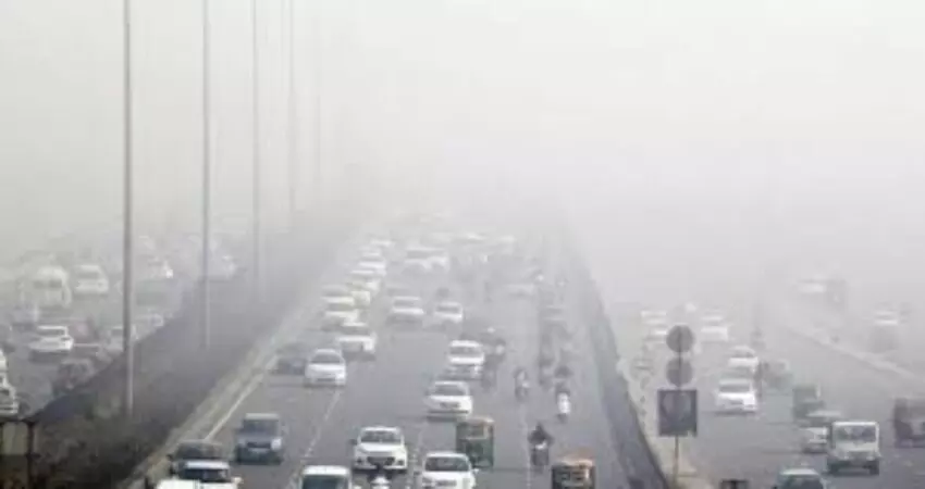 Air Pollution : दिल्ली-NCR की हवा में फिर घुला जहर, आंखों में जलन, सांस लेना मुश्किल, जानिए- आपके इलाके में कितना पहुंच गया है AQI