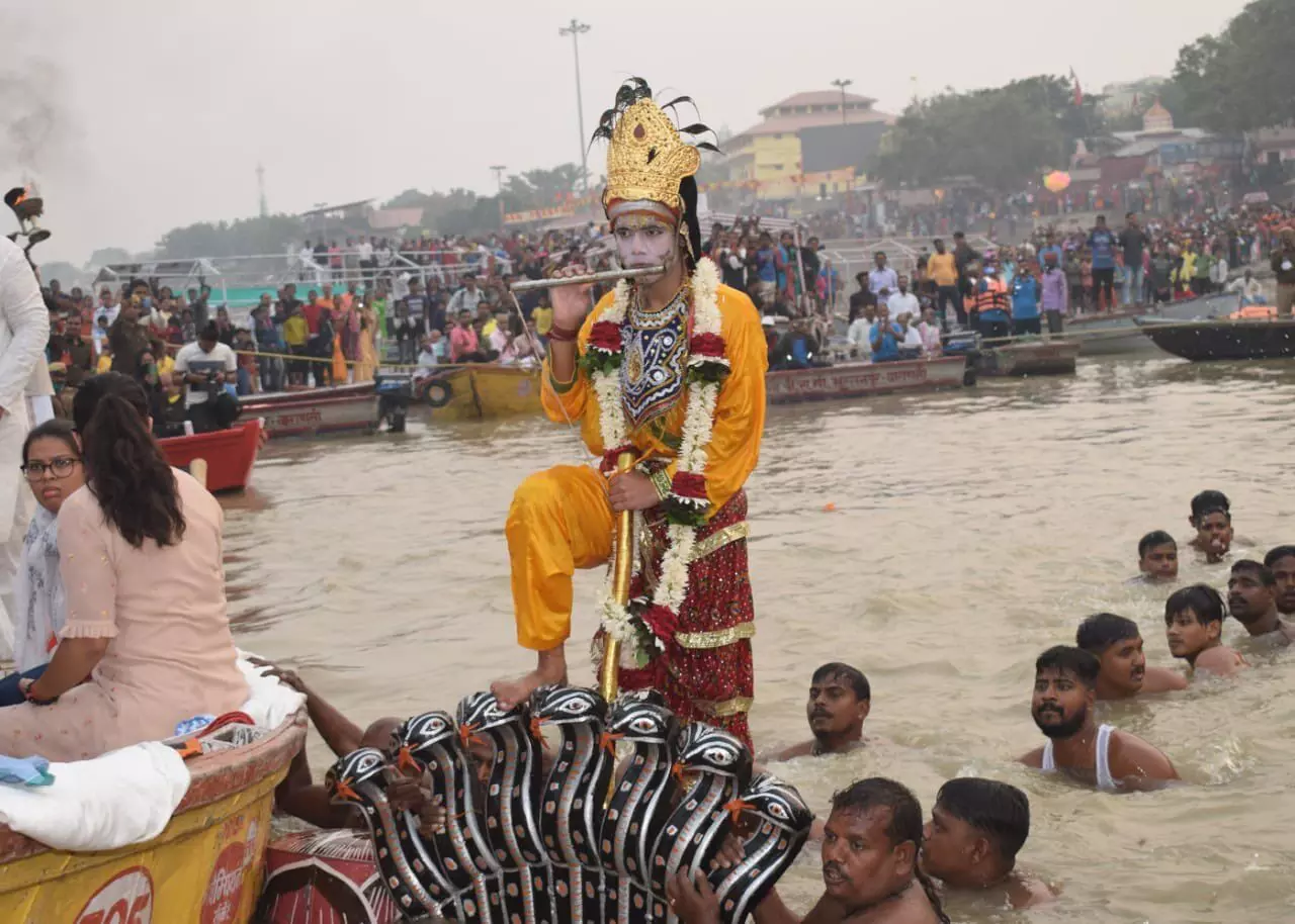 काशी बनी कान्हा की गोकुल! विश्व प्रसिद्ध नाग नथैया लीला हुई संपन्न, भक्त हुए निहाल...