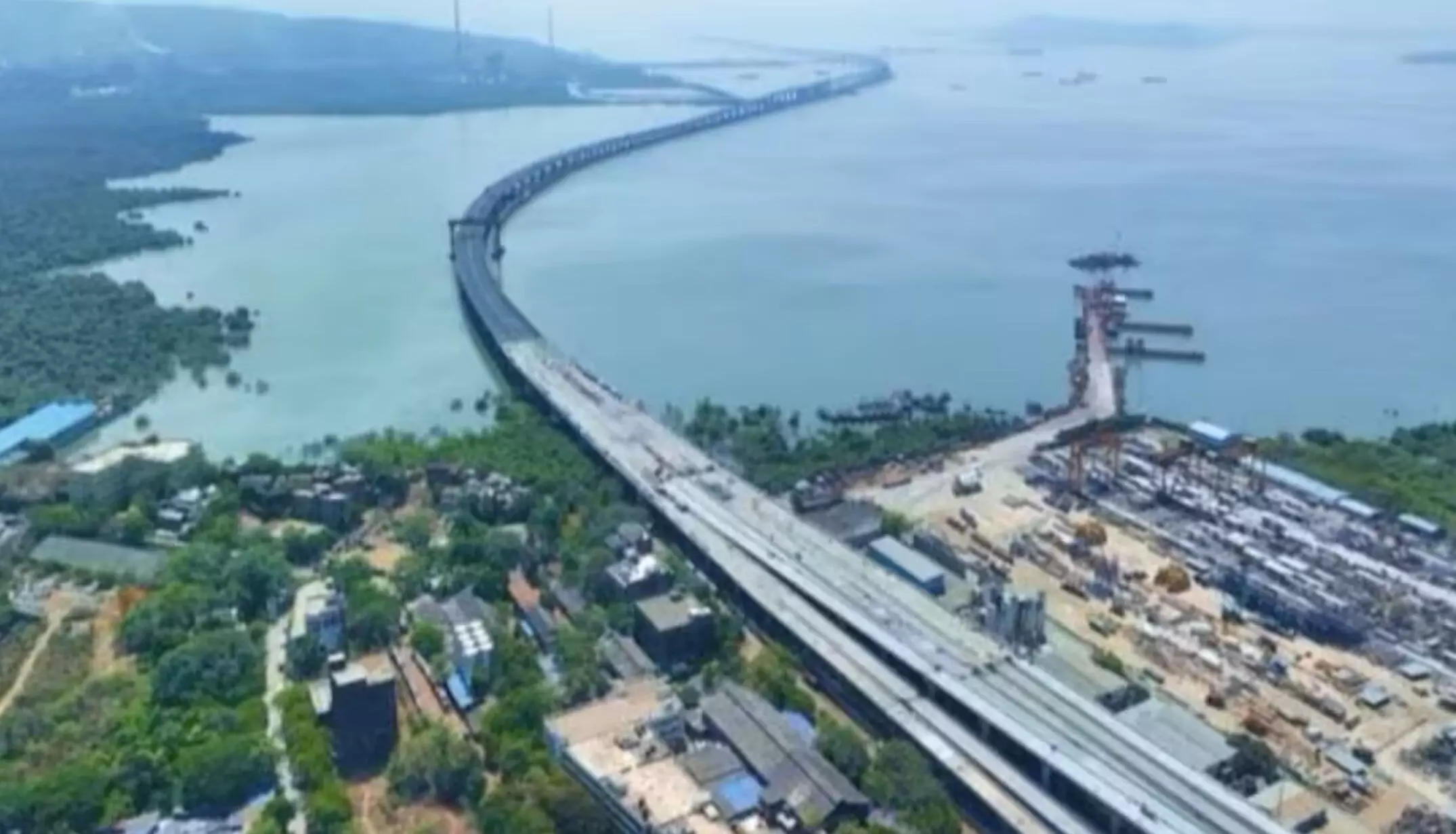 Longest Sea Bridge: मुंबई ट्रांस हार्बर लिंक पर बाइक-ऑटो रिक्शा की नो एंट्री, 4-व्हीलर के लिए स्पीड लिमिट फिक्स