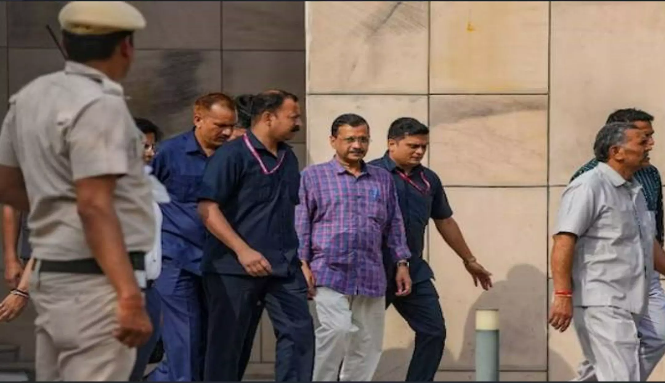 CM Kejriwal Arrest: तिहाड़ जेल में अरविंद केजरीवाल के पड़ोसी बने आतंकवादी, अंडरवर्ल्ड डॉन, गैंगस्टर
