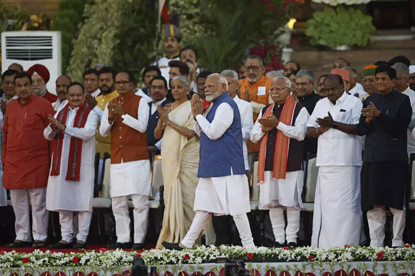 Modi Cabinet 3.0: मोदी कैबिनेट के मत्रियों के विभागों का बटवारा, रक्षामंत्री राजनाथ सिंह, गृहमंत्रालय अमित शाह, जानें- किसे मिला कौन सा विभाग