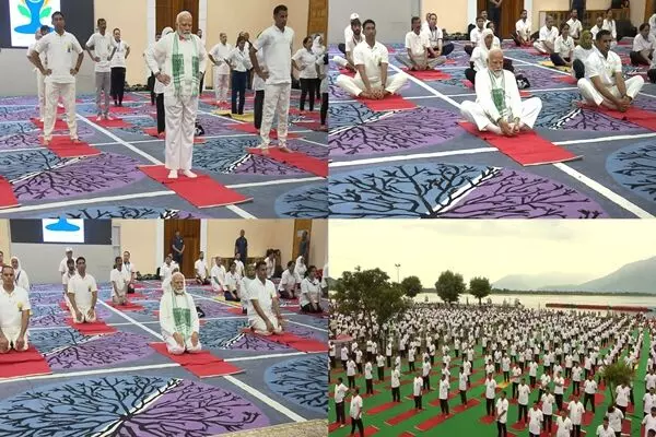 International Yoga Day 2024 : श्रीनगर में बोले PM मोदी, नई योग इकोनॉमी को बढ़ते देख रही दुनिया