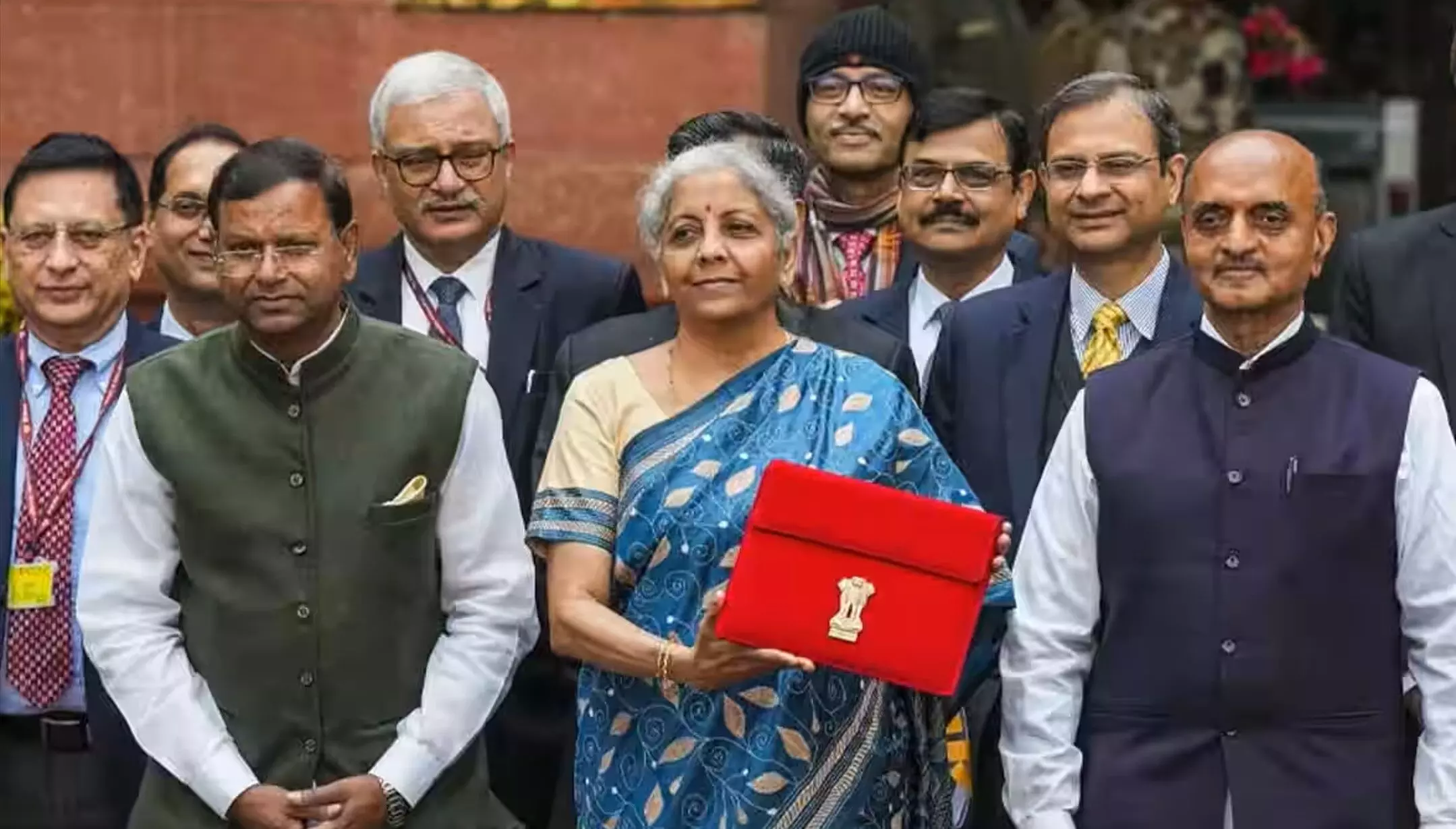 Budget 2024: इन युवाओं पर मेहरबान हुई सरकार, RBI प्रतिमाह देगा 35000 हजार रुपये, वित्त मंत्री ने की घोषणा