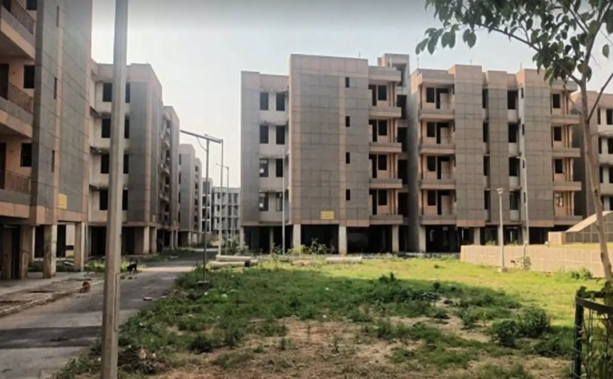 YEIDA Flats Scheme: अब ग्रेटर नोएडा में घर लेने का सपना होगा पूरा, सिर्फ 23 लाख रुपए में खरीदें लग्जरी फ्लैट्स, 1239 घरों का आवंटन शुरू