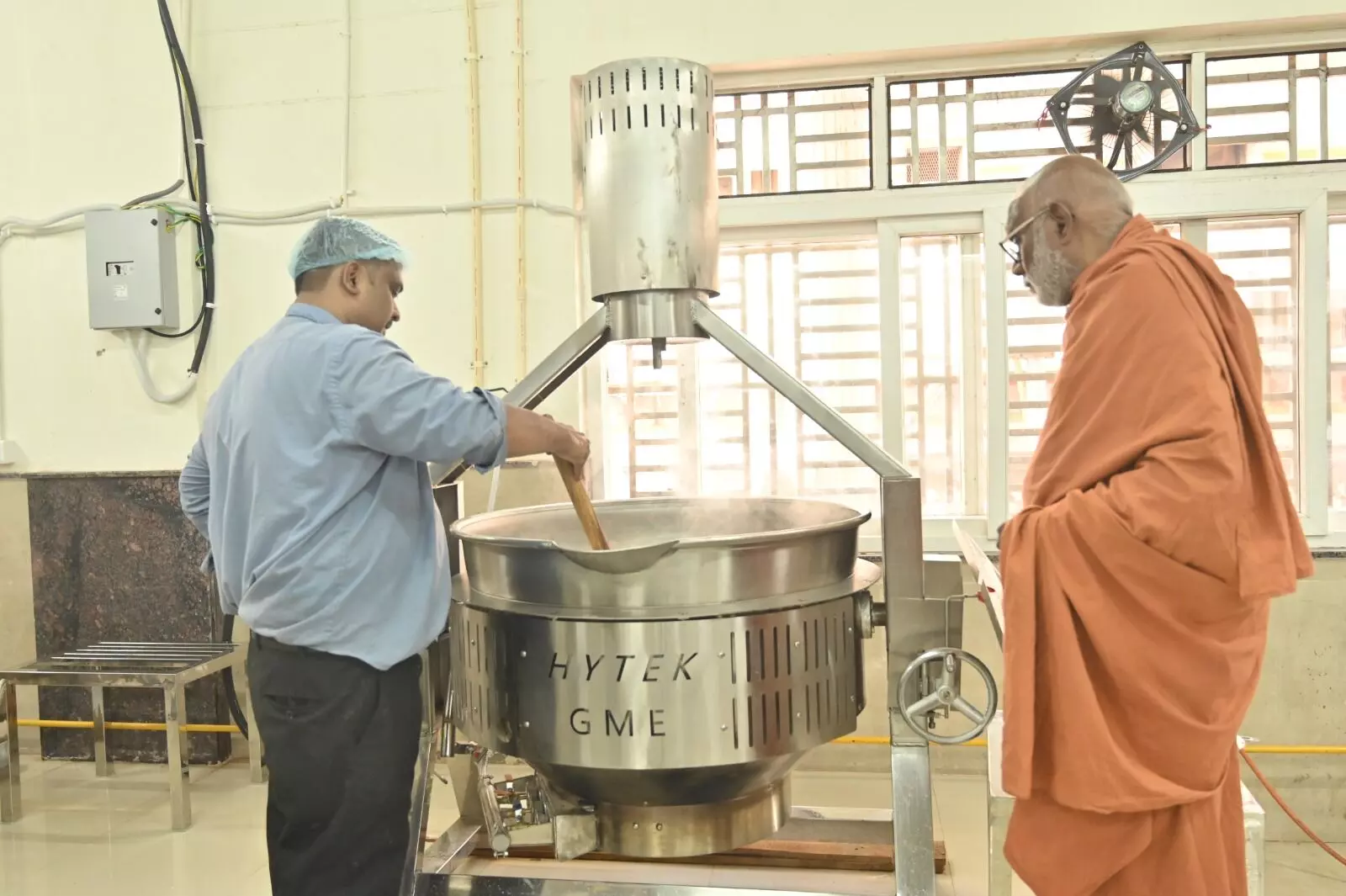 काशी विश्वनाथ मंदिर का सेवाभाव - अब बीएचयू के मरीजों को नि:शुल्क पौष्टिक भोजन, देव दीपावली पर प्रांगण में जगमगाएंगे दीप