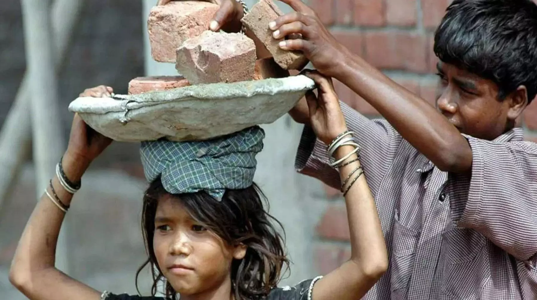 Child labour and exploitation: बाल मजदूरी पर रोक कैसे लगेगी? जानें बहुआयामी समाधान और चुनौतियां