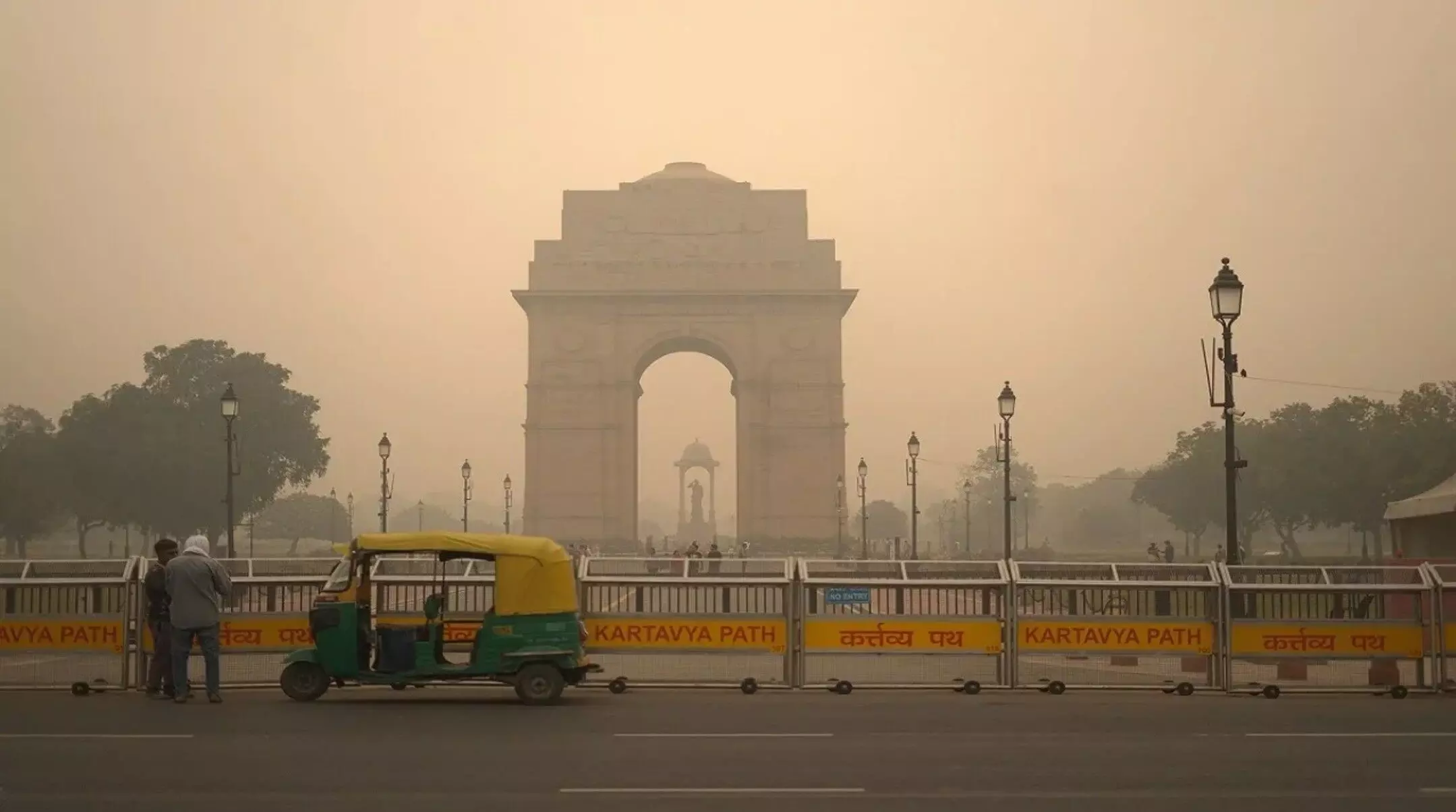 Delhi Pollution: रिकॉर्ड स्तर पर पहुंच दिल्ली का प्रदूषण, अभी नहीं राहत की उम्मीद