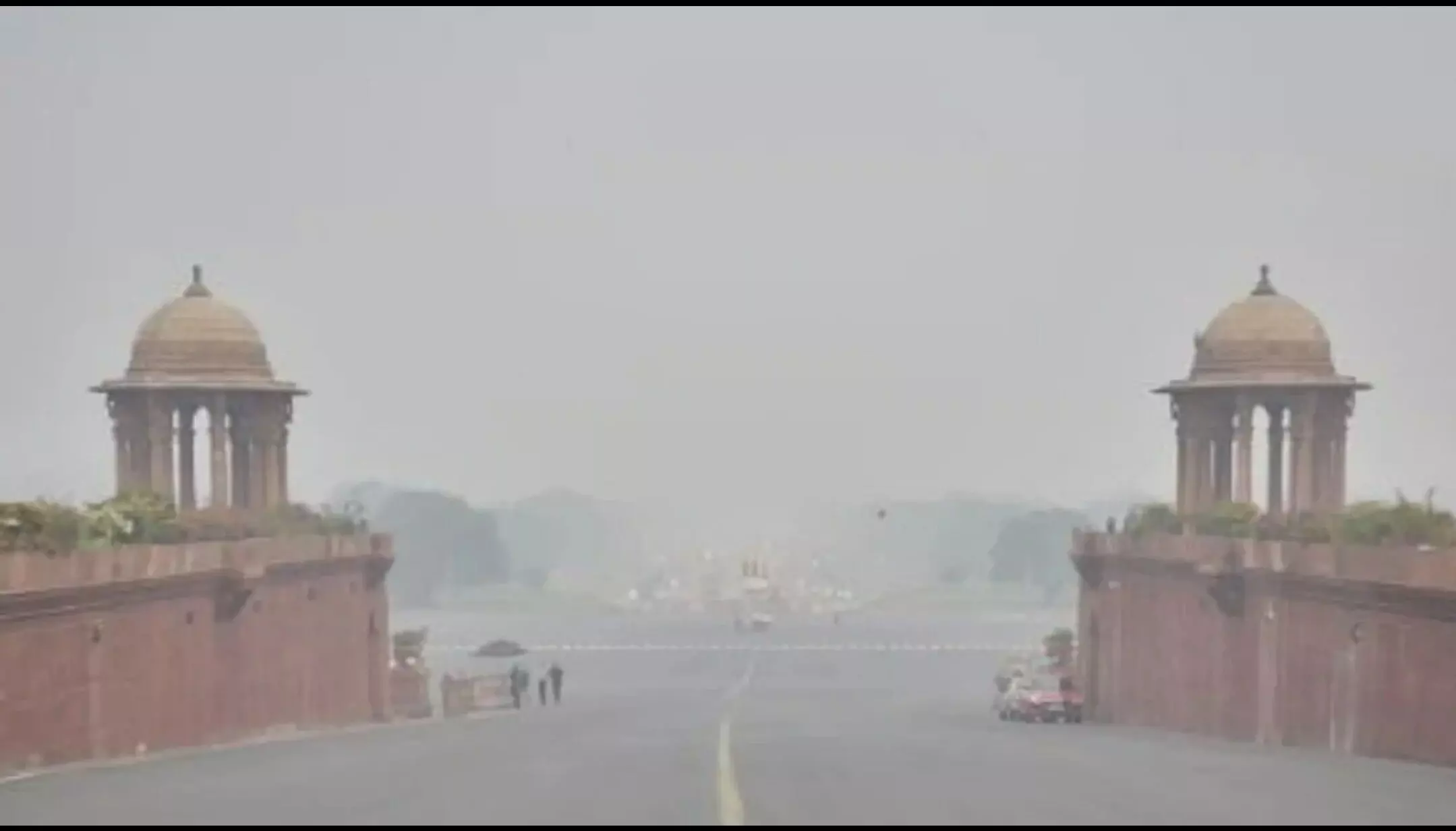 Weather update: दिल्ली में छाया जहरीले धुएं वाला स्मॉग, थमी हवा की रफ्तार, जानें आने वाले दिनों में कैसा रहेगा मौसम