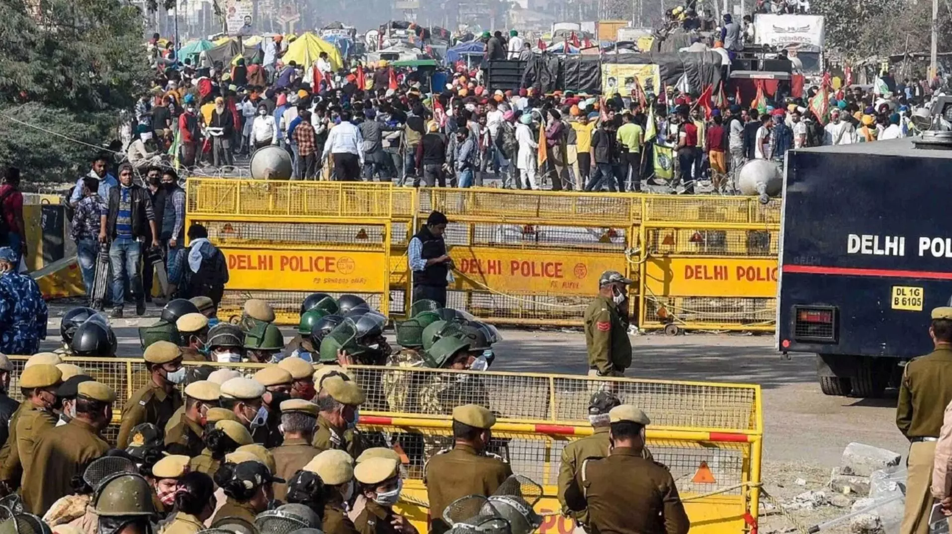 Farmers Protest: किसानों का आज दिल्ली कूच, नोएडा के चिल्ला बॉर्डर भयंकर जाम...चप्पे-चप्पे पर तैनात पुलिस