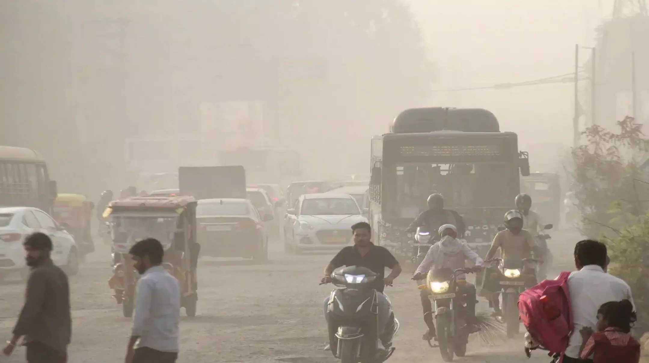 Air Pollution: वायु प्रदूषण को लेकर रिसर्च में चौंकाने वाला खुलासा, हर साल जा रही 15 लाख भारतीयों की जान